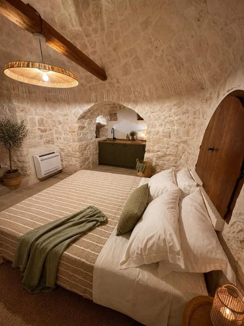 Bed, Kitchen or kitchenette, Photo of the whole room, Bedroom, internet, towels, air conditioner