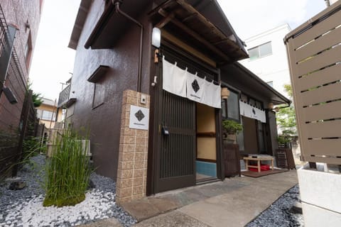 Property building, Day