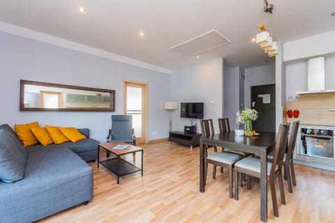 Living room, Seating area, Dining area