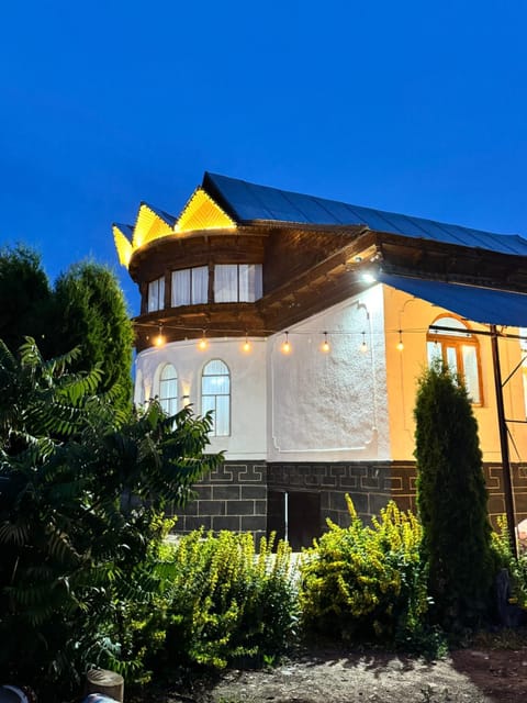 Property building, Garden, Garden view