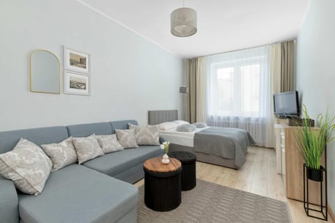 Bed, TV and multimedia, Living room, Photo of the whole room, Seating area