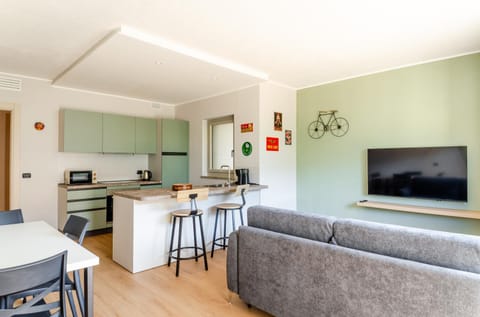 Kitchen or kitchenette, Living room