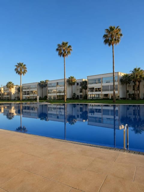 Property building, Day, Pool view, Swimming pool