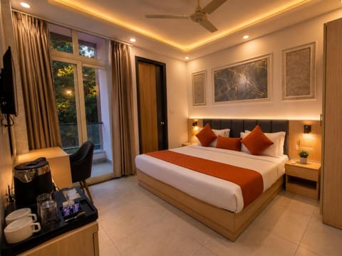 TV and multimedia, Photo of the whole room, Bedroom