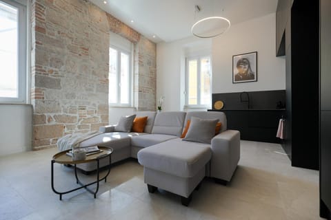 TV and multimedia, Living room, Seating area, kitchen