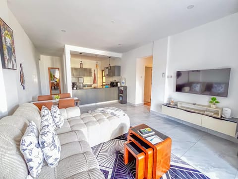 Communal lounge/ TV room, TV and multimedia, Kitchen or kitchenette, Living room, Seating area, Dining area, Evening entertainment