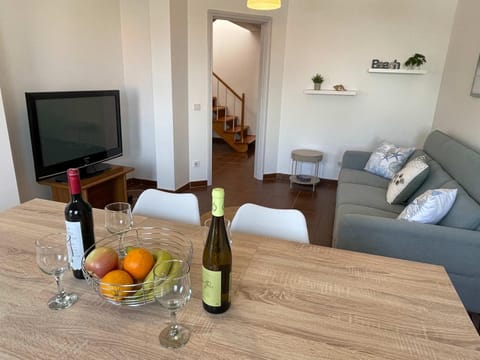 TV and multimedia, Living room, Dining area