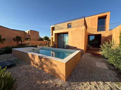 Property building, Pool view, Swimming pool, Swimming pool