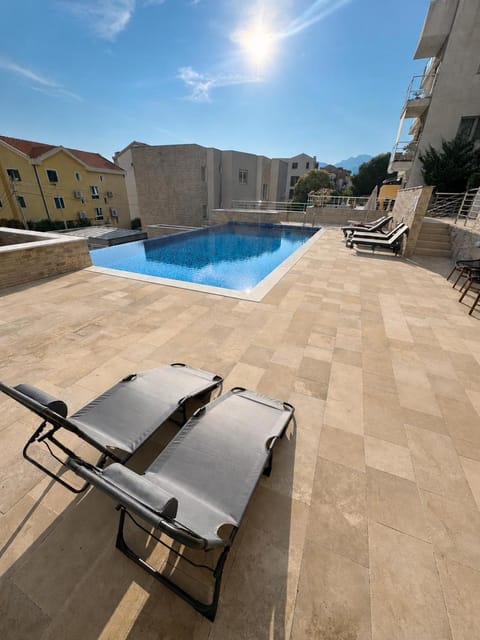 Property building, Natural landscape, Pool view, Swimming pool