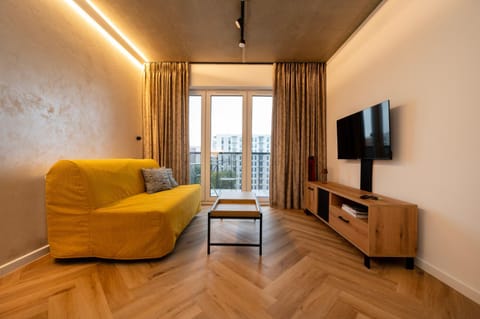 TV and multimedia, Living room, Seating area, Evening entertainment