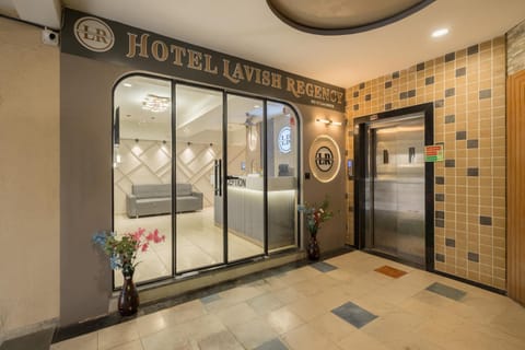 Property building, Facade/entrance