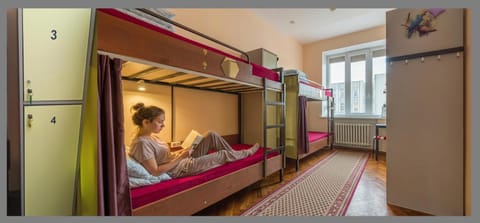 Bed, Bedroom, bunk bed, locker