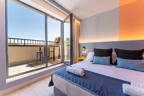 Bed, View (from property/room), Balcony/Terrace, Photo of the whole room