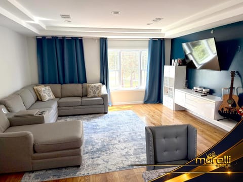 TV and multimedia, Living room, Seating area