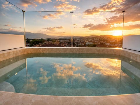 Pool view, Swimming pool