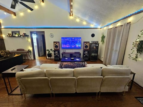 TV and multimedia, Living room, Seating area