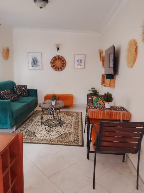 Communal lounge/ TV room, Living room, Dining area
