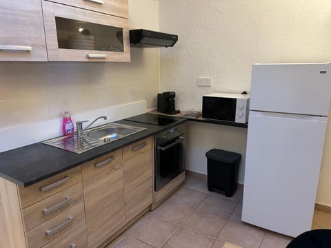 Kitchen or kitchenette, kitchen