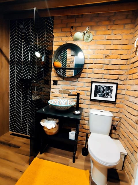 Toilet, Bathroom