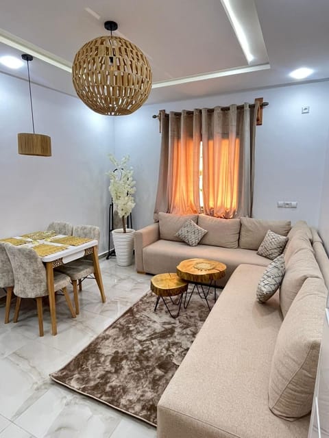 Communal lounge/ TV room, Living room, Decorative detail, Seating area, Dining area, Aqua park, Garden view, Quiet street view, Parking, internet, wardrobe, air conditioner