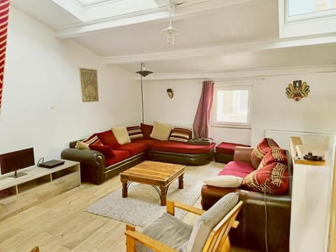 Communal lounge/ TV room, Living room, fireplace