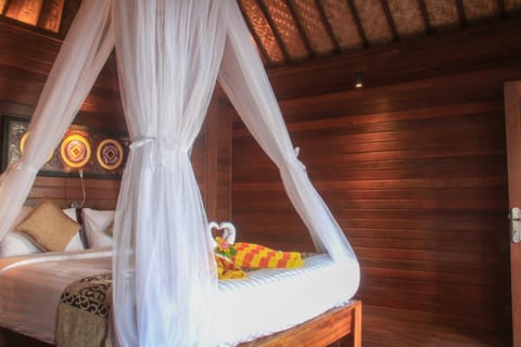 Seaside Huts Lembongan Campground/
RV Resort in Nusapenida