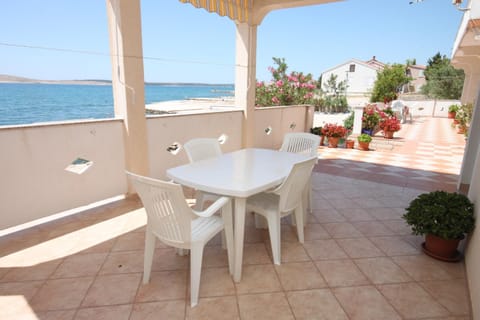 Balcony/Terrace, children, Family