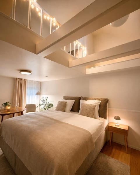 Bed, Seating area
