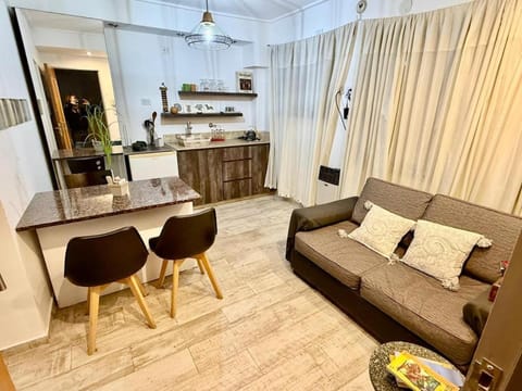 Kitchen or kitchenette, Seating area, Dining area, microwave, stove