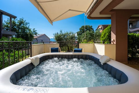 Natural landscape, Hot Tub
