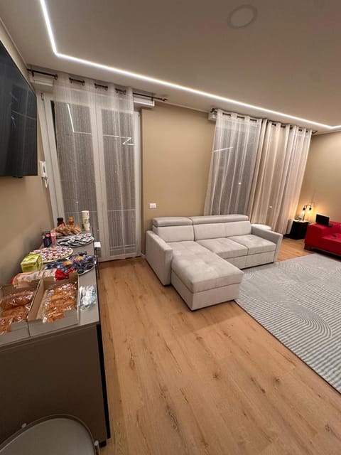 TV and multimedia, Living room, Food and drinks