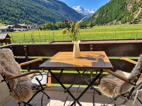 Natural landscape, View (from property/room), Balcony/Terrace, Mountain view