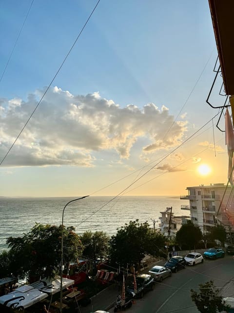 City view, Sea view