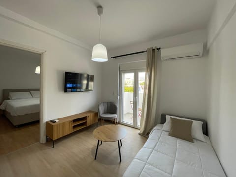 Photo of the whole room, Seating area