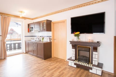 Kitchen or kitchenette, Living room