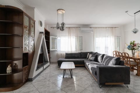 Living room, Dining area, fireplace