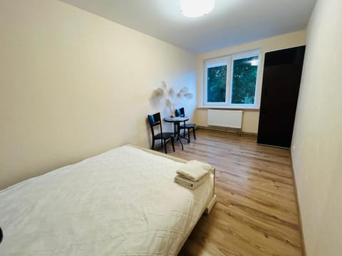 Bed, Bedroom, heating, internet, towels, wardrobe