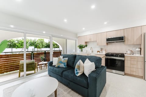 Patio, Coffee/tea facilities, Balcony/Terrace, Kitchen or kitchenette, Living room, Seating area, Dining area, stove, toaster