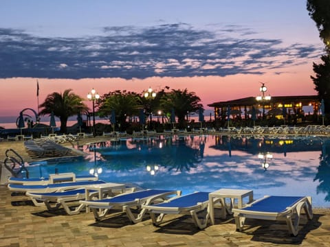 Pool view, Swimming pool, Sunset, sunbed