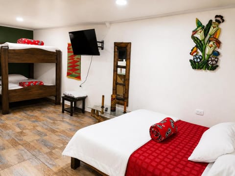Communal lounge/ TV room, Communal lounge/ TV room, Bed, Bedroom, towels