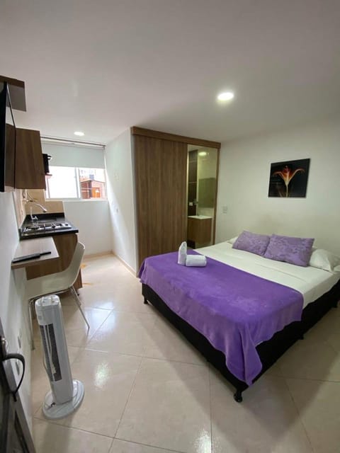 Bed, Photo of the whole room, towels