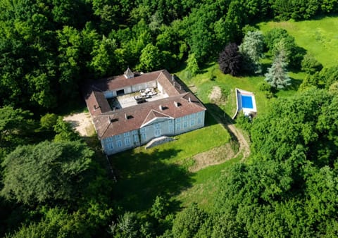 Property building, Day, Natural landscape, Bird's eye view, Garden, Garden view, Pool view, Swimming pool
