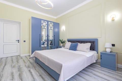 Bedroom, wardrobe