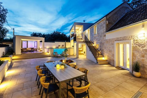 Inner courtyard view