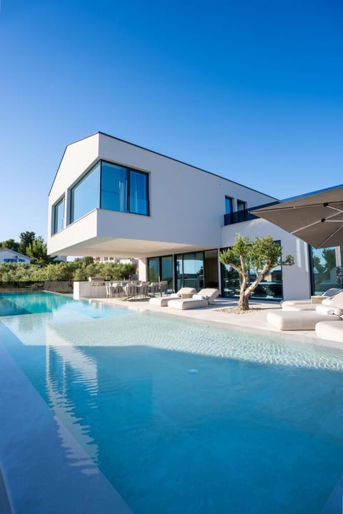 Property building, Swimming pool