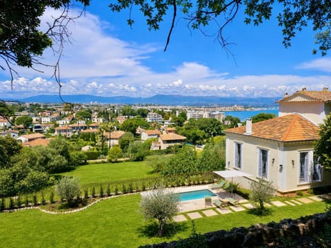 Garden, View (from property/room), City view, Garden view, Landmark view, Pool view, Sea view, Swimming pool