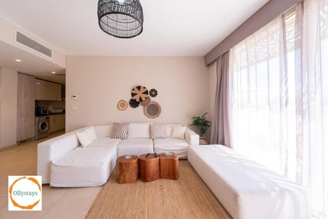 Bed, TV and multimedia, Living room, Photo of the whole room, Bedroom