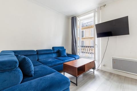 Communal lounge/ TV room, TV and multimedia, Living room, Seating area