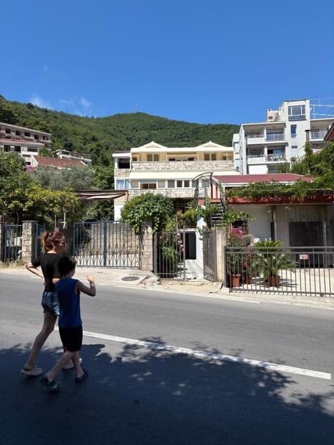 Property building, Day, Street view