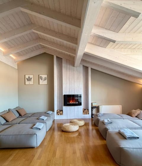 Communal lounge/ TV room